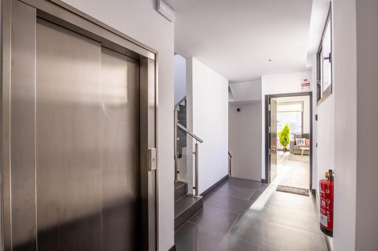 Nervion Suites 2 - Vacacional Sevilla Exterior photo